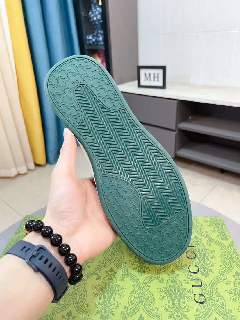 Men's shoes 💰440🌹🌹GUCCI [Gucci] New high-end brand of men's shoes, the latest fashionable casual men's shoes, trendy and versatile style, relaxed and sporty style, uppers imported from Italy, first-layer cowhide, genuine leather lining and ultra-fine workmanship. Original personalized fashionable rubber wear-resistant outsole, light and comfortable on the foot, size 38-44